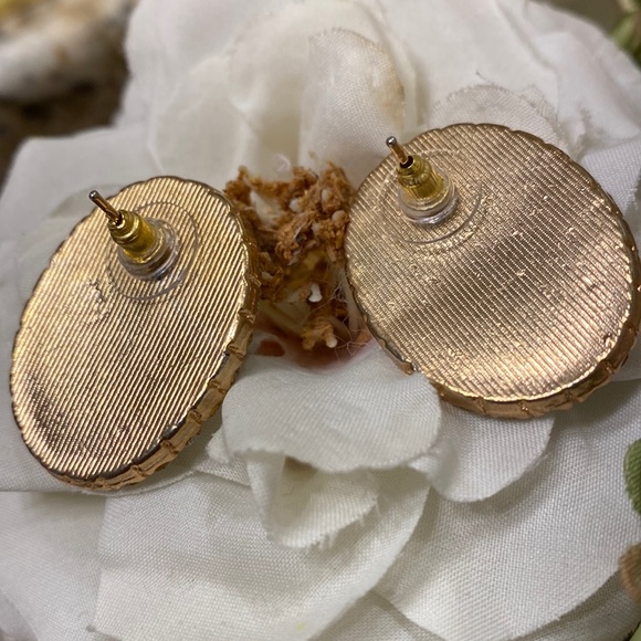 Vintage pierced earrings w/sparkly rhinestones & black plastic center EUC - Picture 4 of 4